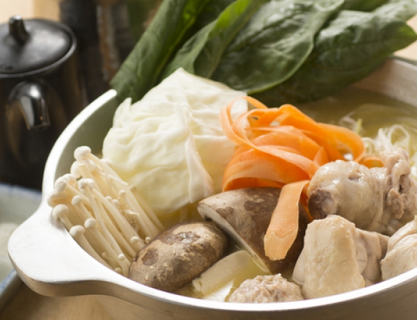 九州鶏と濃厚スープの旨み！博多名物「水炊き」