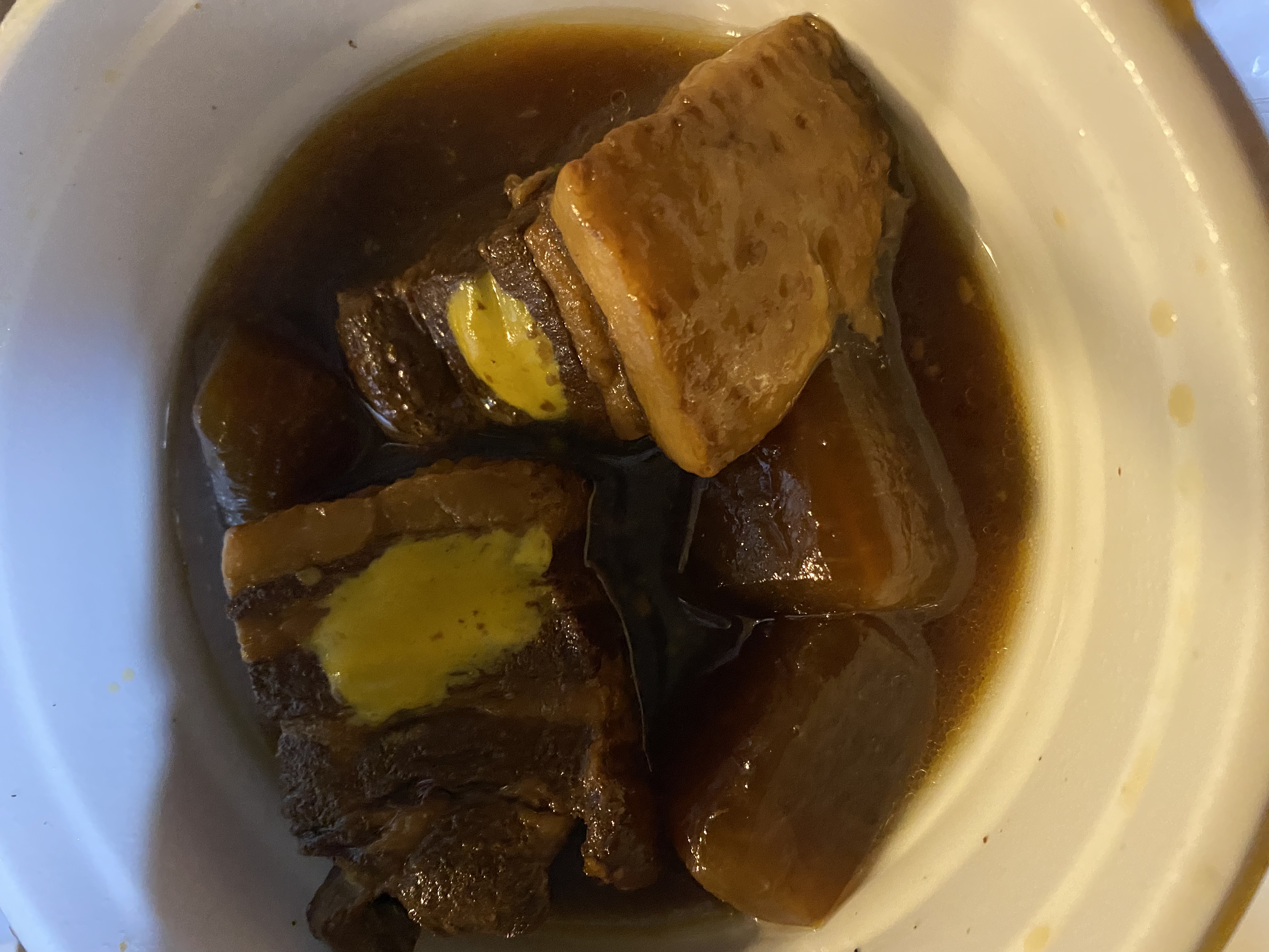 昼は定食屋、夜は居酒屋スタイル。ゆるり菜