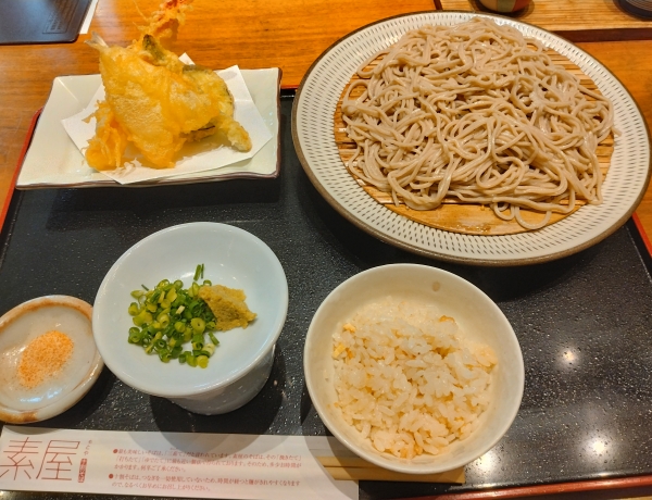 福岡市天神　岩田屋新館7階十割そば素屋で食す