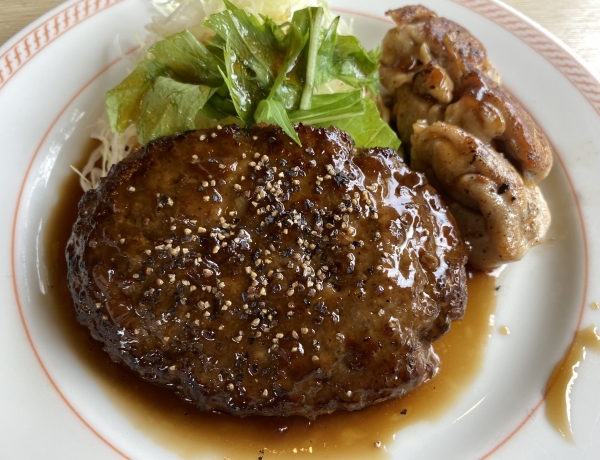 ワンコイン日替わりランチと季節限定スイーツ