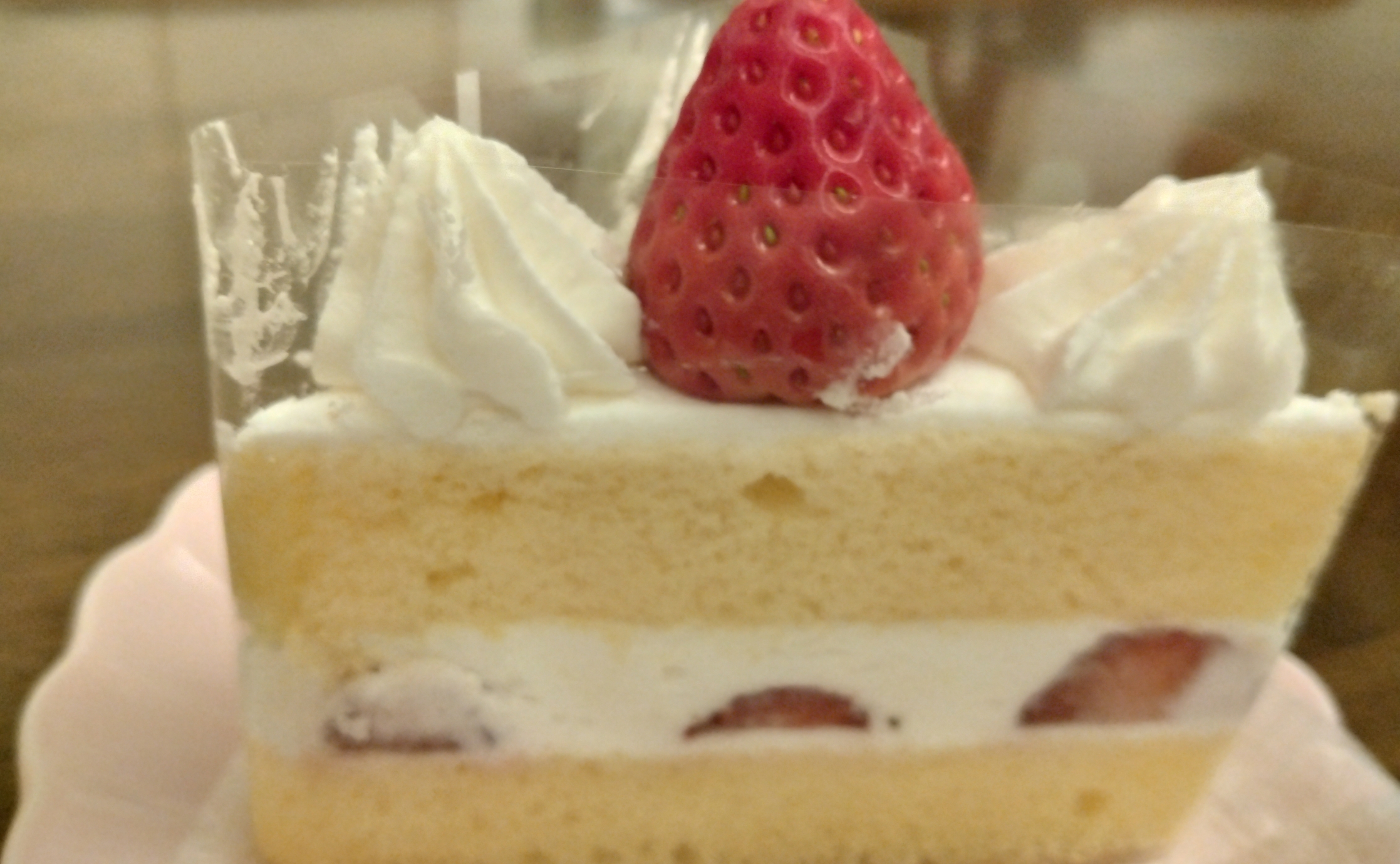 懐しい！昔ながらの三角イチゴのショートケーキ！西洋菓子店舗